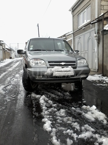 Chevrolet Niva 2008, 72,000 km - 1.7 л - Quba
