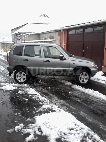 Chevrolet Niva 2008, 72,000 km - 1.7 л - Quba