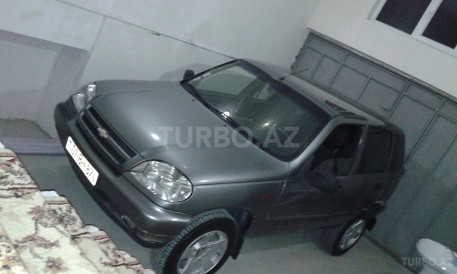 Chevrolet Niva 2008, 72,000 km - 1.7 л - Quba