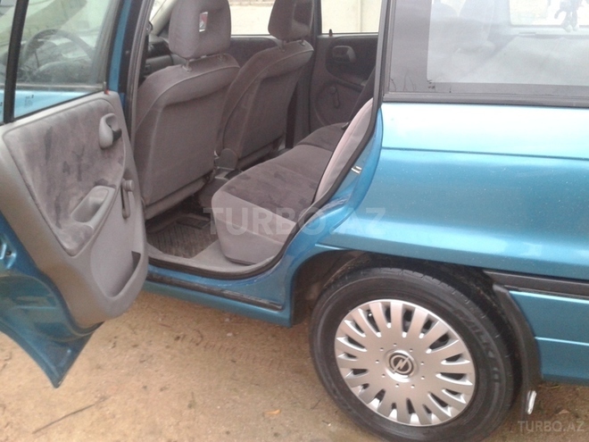 Opel Astra 1995, 255,405 km - 2.0 l - Bakı