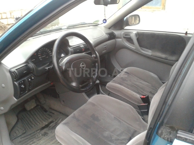 Opel Astra 1995, 255,405 km - 2.0 l - Bakı