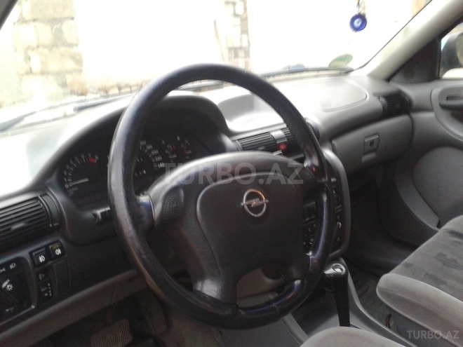 Opel Astra 1995, 255,405 km - 2.0 l - Bakı