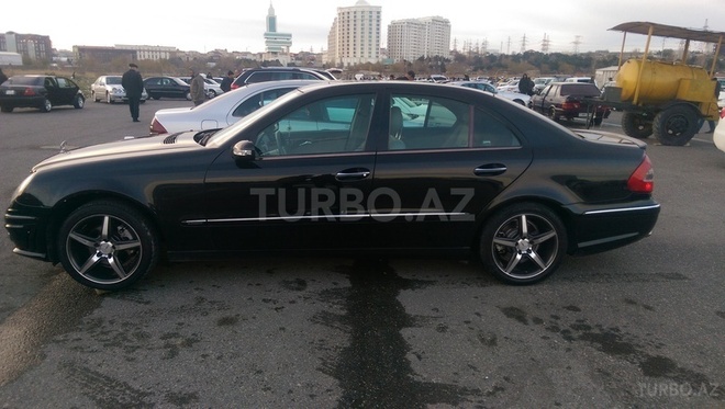 Mercedes E 320 2004, 170,000 km - 3.2 l - Bakı