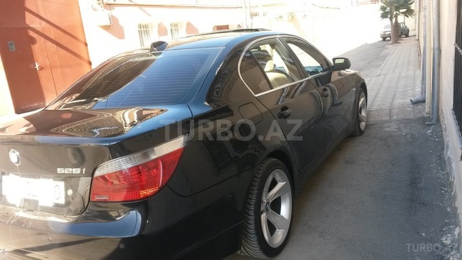 BMW 525 2004, 135,000 km - 0.3 l - Göygöl