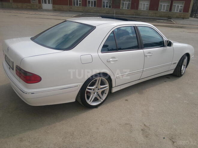 Mercedes E 320 2001, 119,500 km - 3.2 l - Bakı