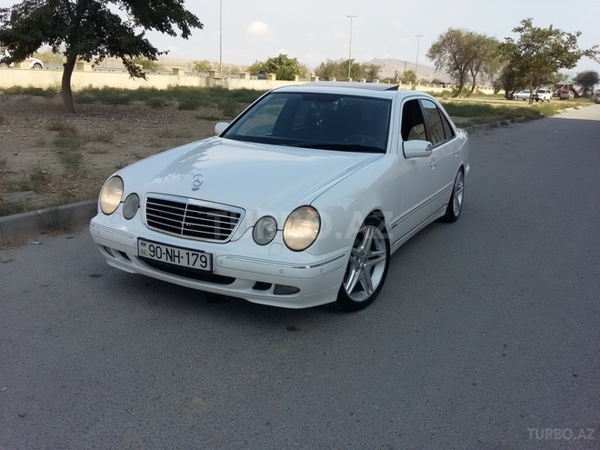 Mercedes E 320 2001, 119,500 km - 3.2 l - Bakı