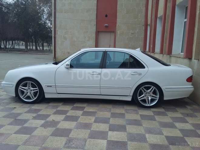 Mercedes E 320 2001, 119,500 km - 3.2 l - Bakı