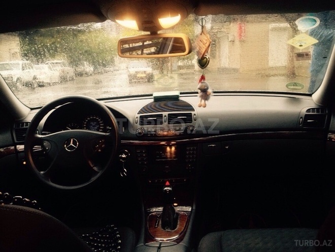 Mercedes E 220 2003, 272,100 km - 2.2 l - Bakı