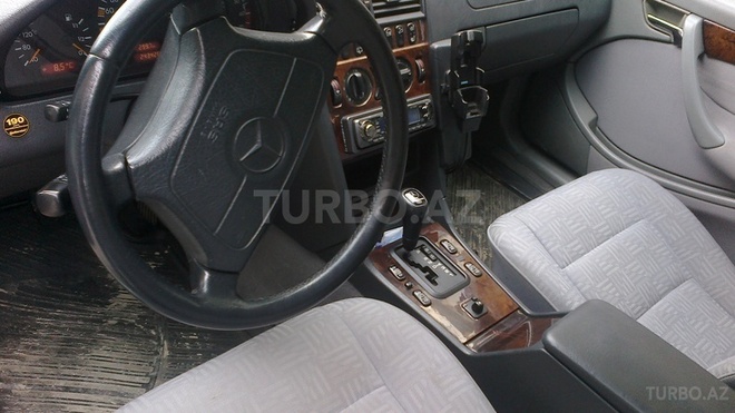 Mercedes C 230 1998, 200,000 km - 2.3 l - Bakı