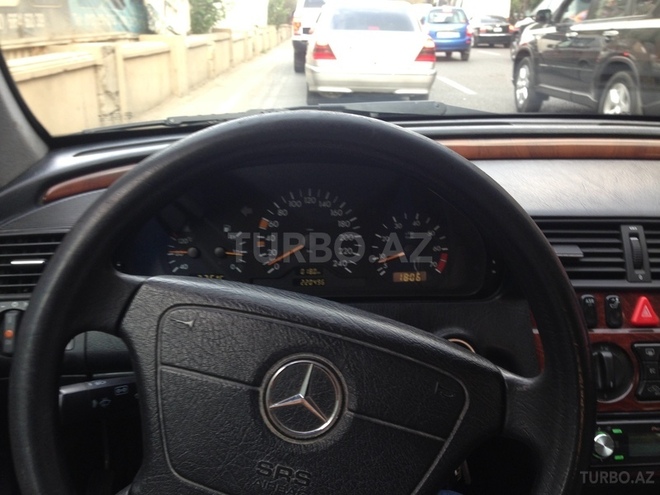 Mercedes C 200 1999, 220,000 km - 2.0 л - Bakı