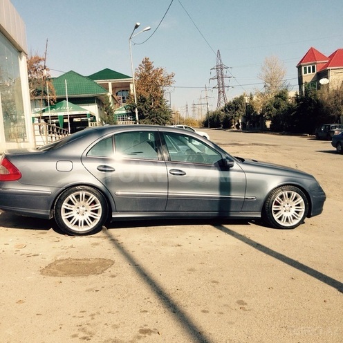 Mercedes E 320 2004, 218,000 km - 3.2 l - Bakı
