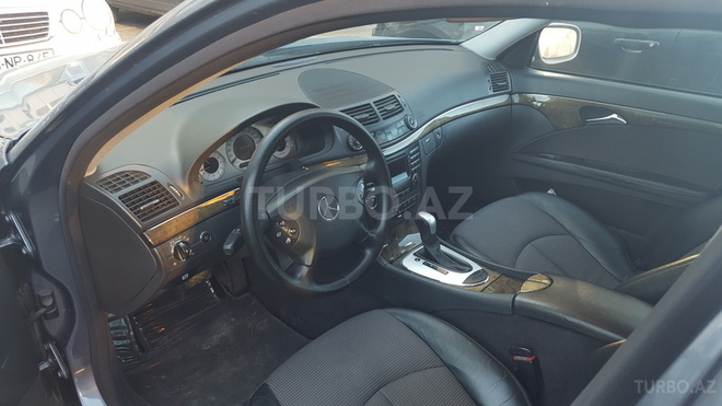 Mercedes E 320 2004, 218,000 km - 3.2 l - Bakı