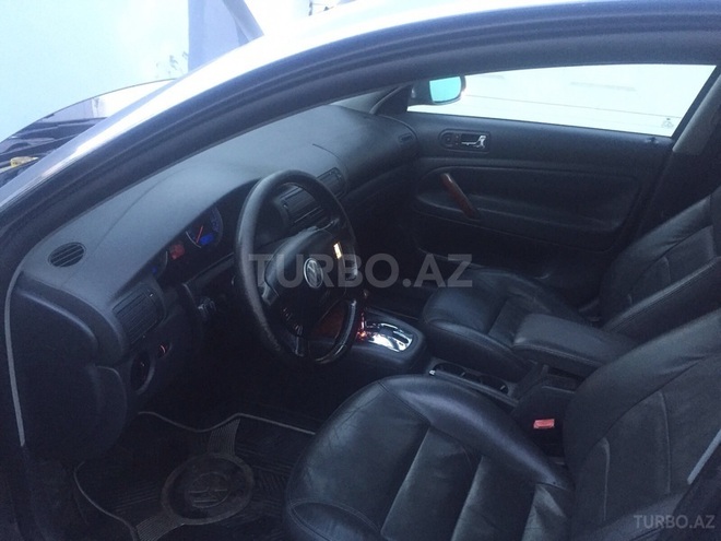 Volkswagen Passat 2004, 93,000 km - 1.8 l - Bakı