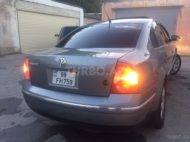 Volkswagen Passat 2004, 93,000 km - 1.8 l - Bakı