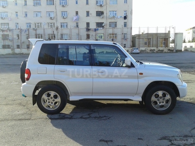 Mitsubishi Pajero io 2001, 182,000 km - 2.0 l - Bakı