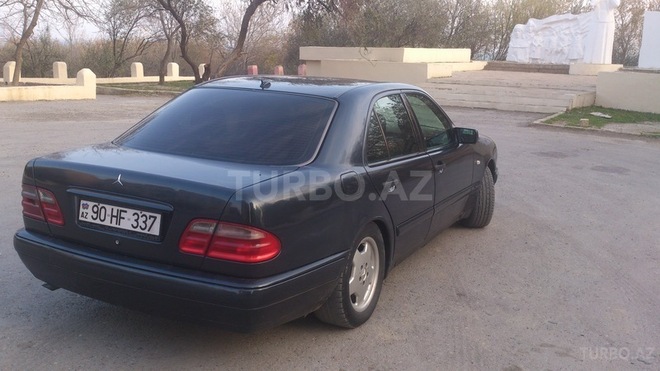Mercedes E 220 1998, 400,000 km - 2.2 л - Bakı