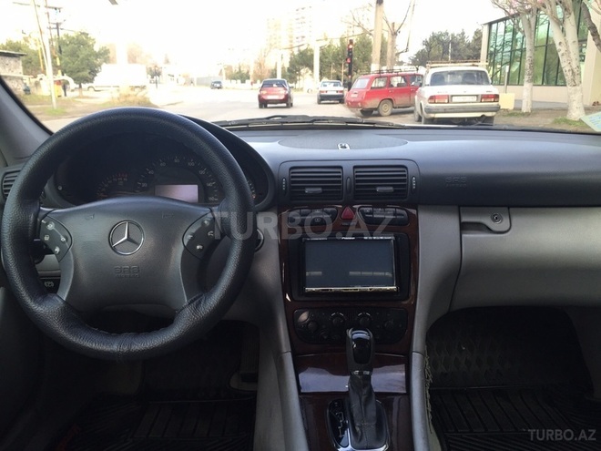 Mercedes C 240 2002, 210,000 km - 2.4 l - Sumqayıt