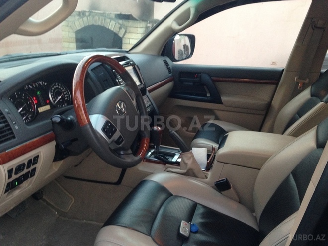 Toyota Land Cruiser 2013, 31,000 km - 4.5 l - Bakı