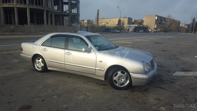 Mercedes E 230 1997, 320,000 km - 2.3 l - Sumqayıt