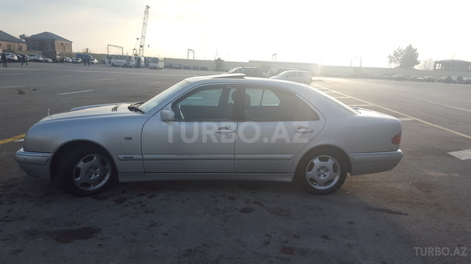 Mercedes E 230 1997, 320,000 km - 2.3 l - Sumqayıt