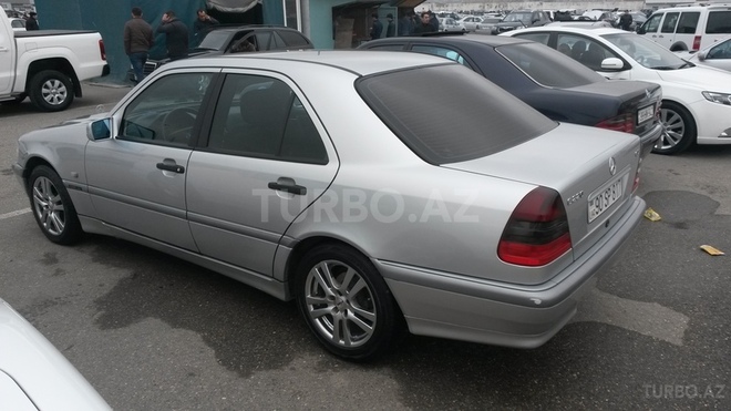 Mercedes C 220 2000, 191,000 km - 2.2 l - Bakı
