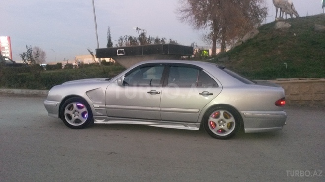 Mercedes E 240 1997, 168,241 km - 2.4 l - Bərdə
