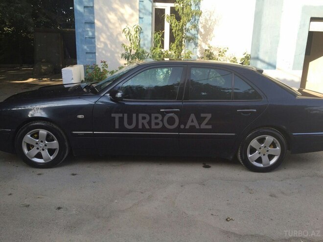 Mercedes E 240 1999, 270,000 km - 2.4 l - Sumqayıt