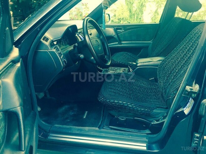 Mercedes E 240 1999, 270,000 km - 2.4 l - Sumqayıt