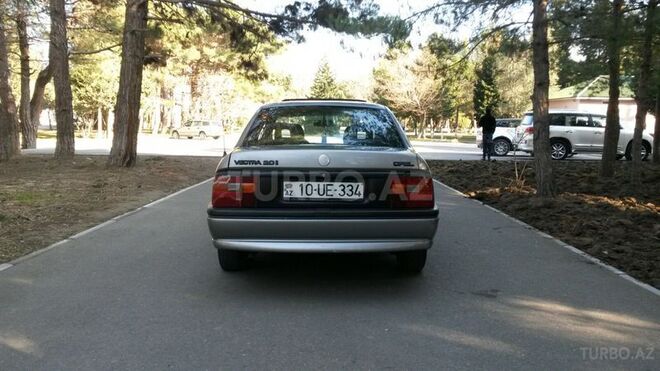 Opel Vectra 1994, 300,000 km - 2.0 l - Sumqayıt