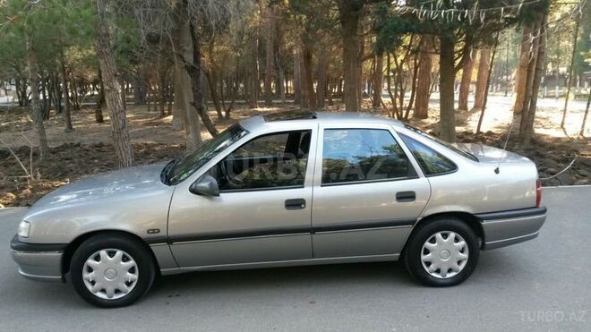 Opel Vectra 1994, 300,000 km - 2.0 l - Sumqayıt