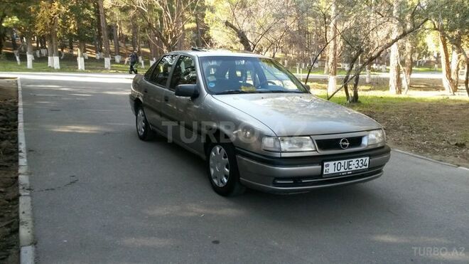 Opel Vectra 1994, 300,000 km - 2.0 l - Sumqayıt