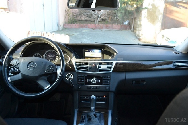 Mercedes E 220 2011, 142,000 km - 2.2 л - Bakı