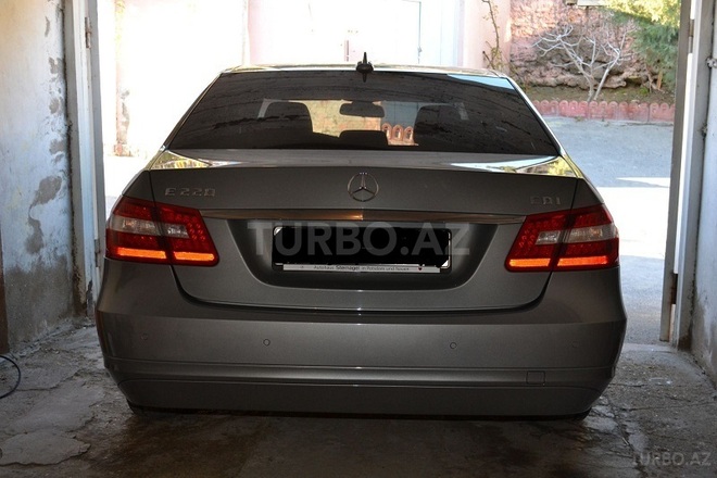 Mercedes E 220 2011, 142,000 km - 2.2 л - Bakı