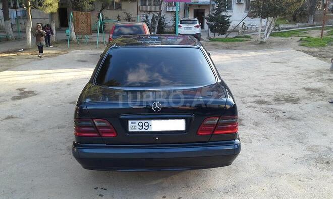 Mercedes E 220 1999, 319,200 km - 2.2 l - Bakı
