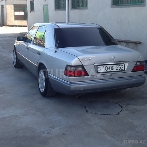 Mercedes E 200 1995, 255,000 km - 2.0 l - Bakı