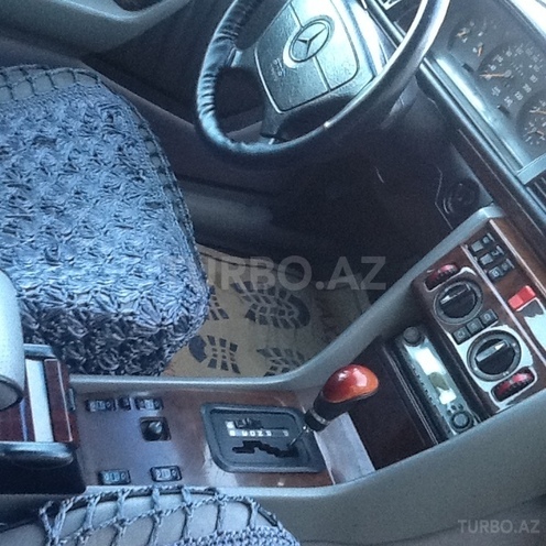 Mercedes E 200 1995, 255,000 km - 2.0 l - Bakı