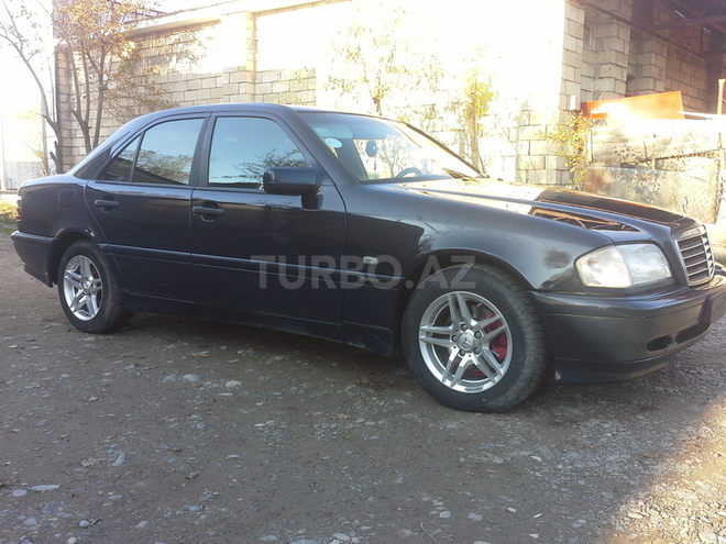 Mercedes C 220 1997, 295,443 km - 2.2 l - Sabirabad