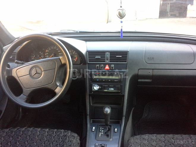 Mercedes C 220 1997, 295,443 km - 2.2 l - Sabirabad
