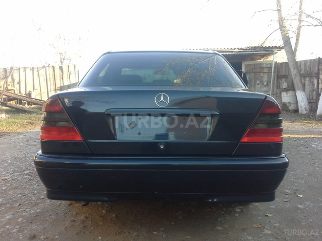 Mercedes C 220 1997, 295,443 km - 2.2 l - Sabirabad
