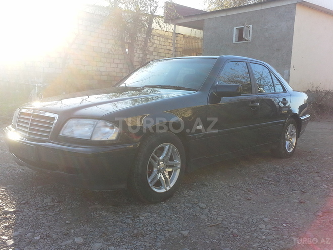 Mercedes C 220 1997, 295,443 km - 2.2 l - Sabirabad