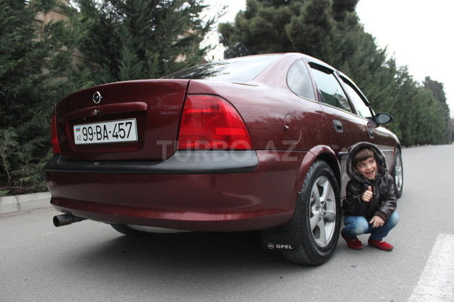 Opel Vectra 1997, 250,000 km - 1.6 l - Bakı