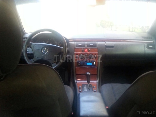 Mercedes E 230 1996, 278,000 km - 2.3 l - Bakı