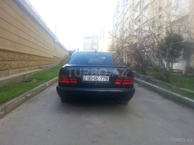 Mercedes E 230 1996, 278,000 km - 2.3 l - Bakı