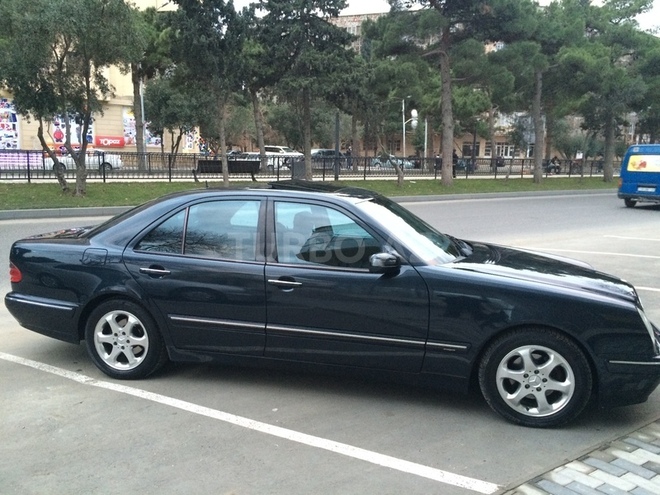 Mercedes E 240 1999, 129,000 km - 2.4 l - Bakı
