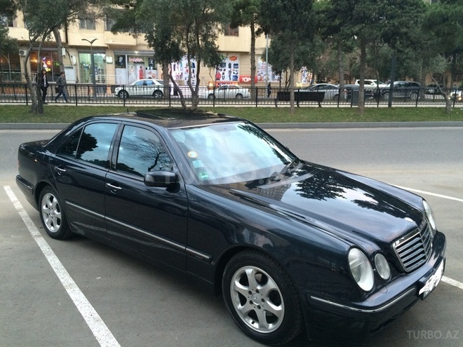 Mercedes E 240 1999, 129,000 km - 2.4 l - Bakı