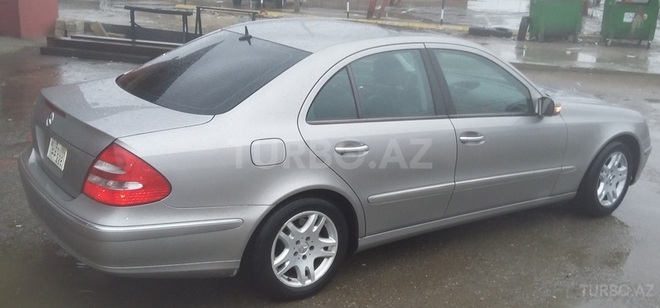 Mercedes E 320 2003, 300,000 km - 3.2 l - Bakı