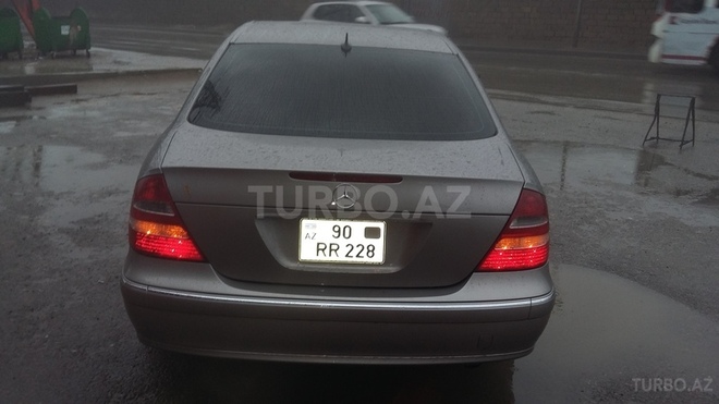 Mercedes E 320 2003, 300,000 km - 3.2 l - Bakı