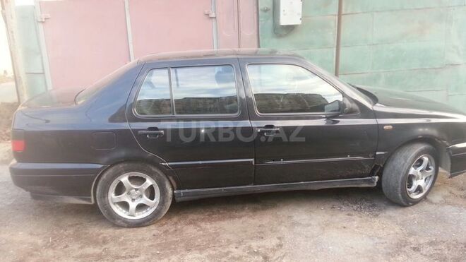 Volkswagen Vento 1997, 0 km - 1.8 l - Bakı