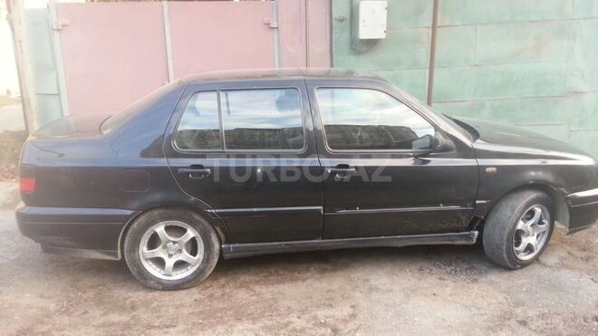 Volkswagen Vento 1997, 0 km - 1.8 l - Bakı