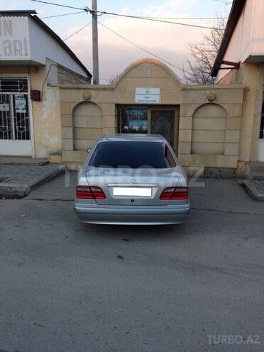 Mercedes E 240 2000, 400,075 km - 2.6 l - Balakən